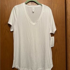 Athleta Essential White V-Neck Short Sleeve Tee